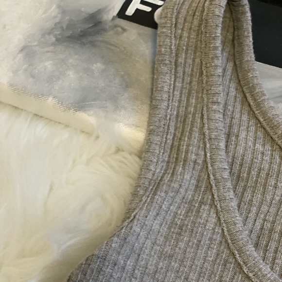 Grey Cropped Tank - Picture 3 of 3